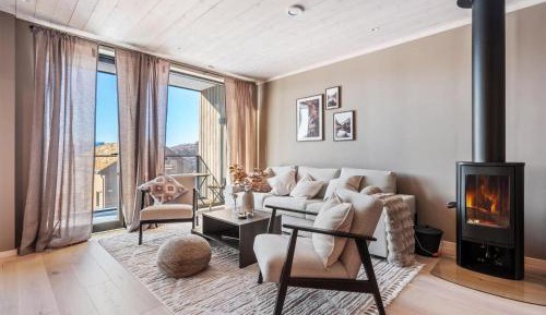 Three-Bedroom Apartment with Balcony
