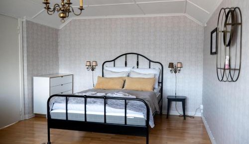 Economy Quadruple Room with Shared Bathroom