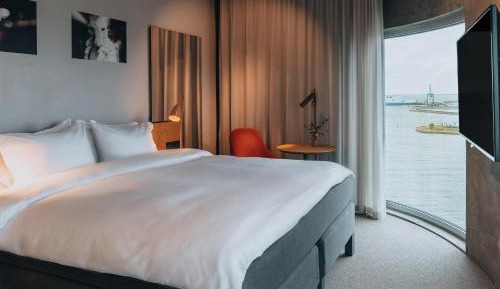 Deluxe King Room with Ocean View