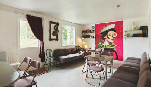Ten-Bedroom Holiday Home