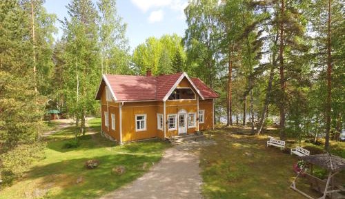 Double or Twin Room with Shared Bathroom
