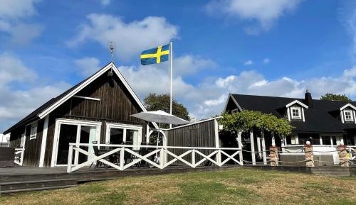 Five-Bedroom Holiday Home