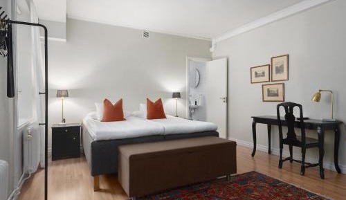 Standard King Room - Non-Smoking 