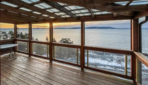 Two-Bedroom Holiday Home