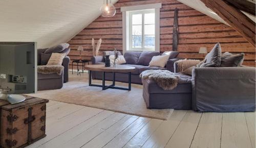 Three-Bedroom Vacation Home 