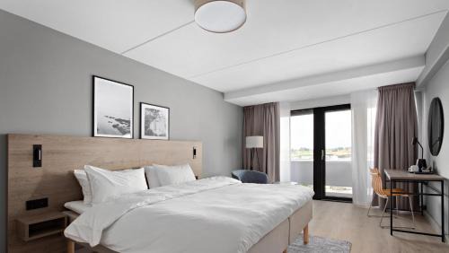 Standard Double or Twin Room with Sea View