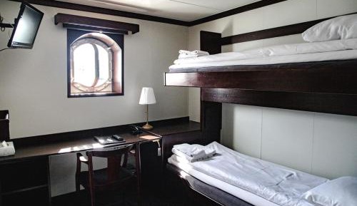 Cabin on Boat with Sea View (2 Adults)