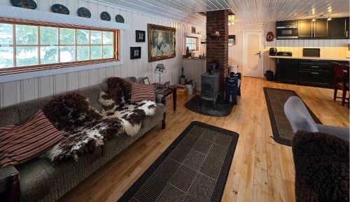 Three-Bedroom Vacation Home 