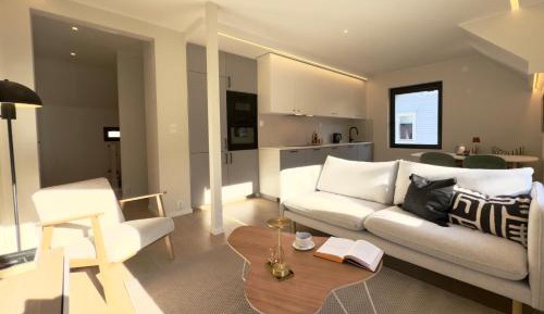 Four-Bedroom Deluxe Apartment