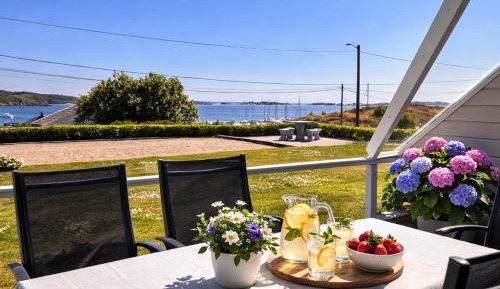 Three-Bedroom Apartment with Sea View