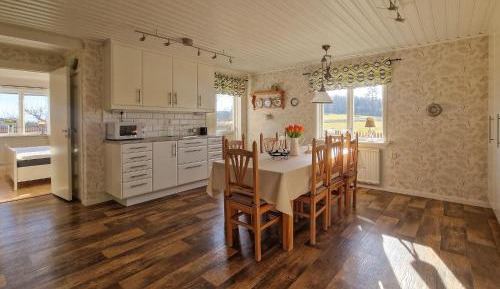 Three-Bedroom Vacation Home 