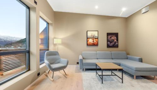 Two-Bedroom Apartment with Mountain View