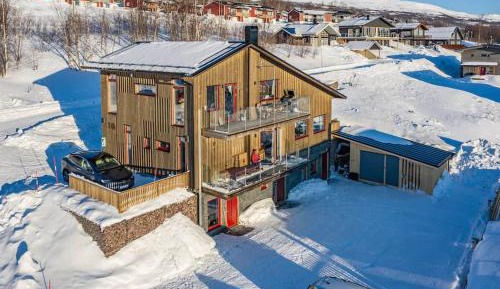Five-Bedroom Premium Apartment