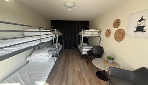 Family Room (6 Persons) with Shared Bathroom
