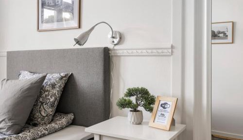 Standard Single Room with Shared Bathroom