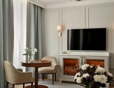 Executive king with spa and lounge access