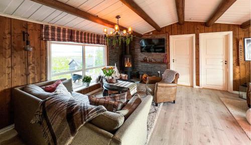 Three-Bedroom Vacation Home 