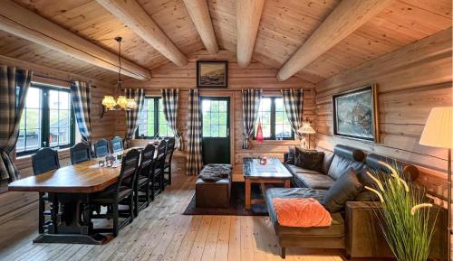 Three-Bedroom Vacation Home 
