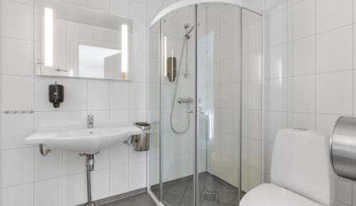 Deluxe Double Room with Side Sea View