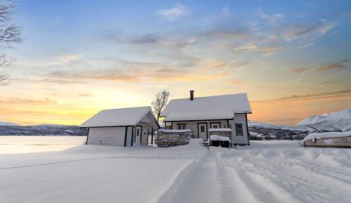 Six-Bedroom House