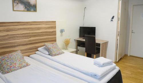 Twin Room with Private Bathroom