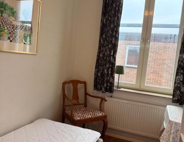 Single Room with Shared Bathroom