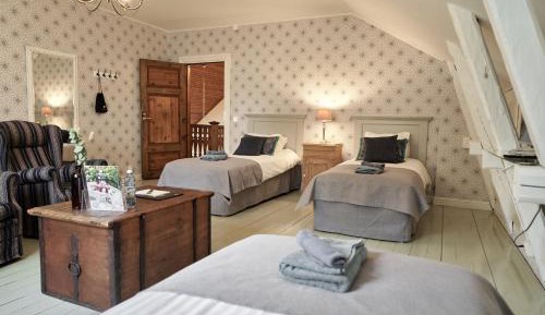 Triple Room with Shared Bathroom