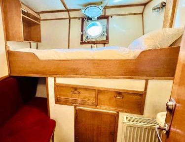 Single Room with Shared Bathroom