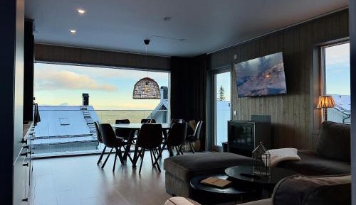 Four-Bedroom Luxury Apartment