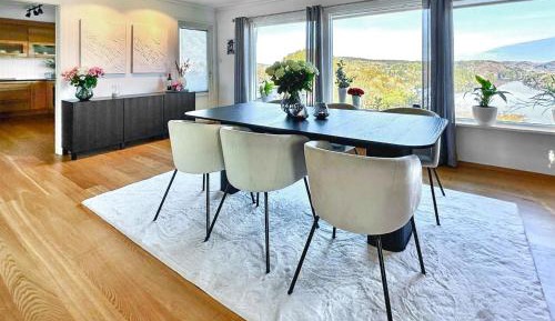 Three-Bedroom Vacation Home 