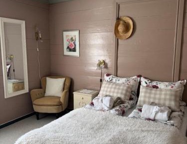 Double Room with Shared Bathroom