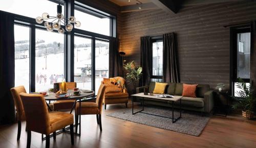Suite with Mountain View