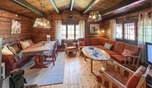 Three-Bedroom Vacation Home 