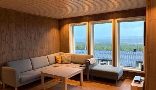 Three-Bedroom Apartment with Mountain View
