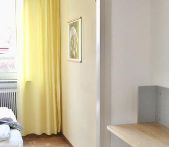 Double Room with 71 in double bed - private toilet and shared shower