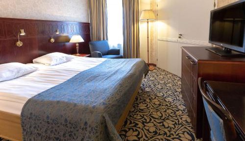 Superior Queen Room - Castle Building