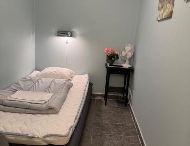 Single Room with Shared Bathroom
