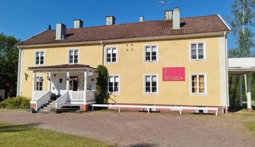 Villa with Garden View