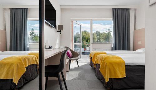 Superior Twin Room with Balcony