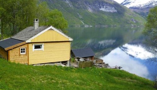 Two-Bedroom Holiday Home