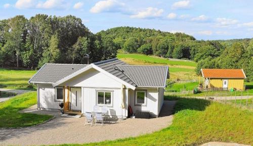 Three-Bedroom Vacation Home 