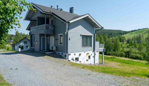 Three-Bedroom Vacation Home 