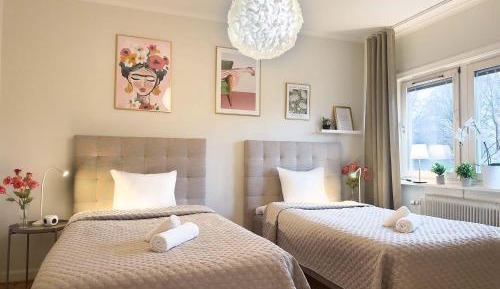 Deluxe One-Bedroom Apartment
