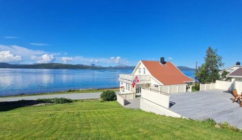 Three-Bedroom Vacation Home 