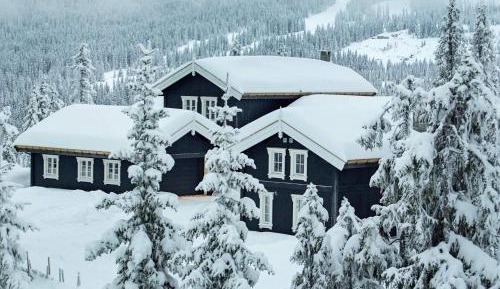 Six-Bedroom Holiday Home