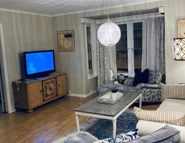 Deluxe Two-Bedroom Apartment with Garden View