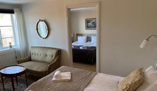 Family Room (2 Adults + 2 Children)
