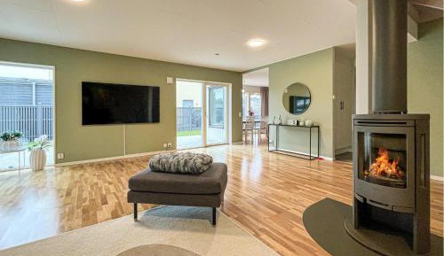 Three-Bedroom Vacation Home 
