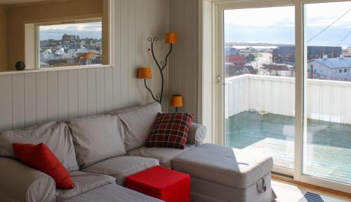 Five-Bedroom Holiday Home