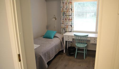 Twin Room with Shared Bathroom - Hostel building